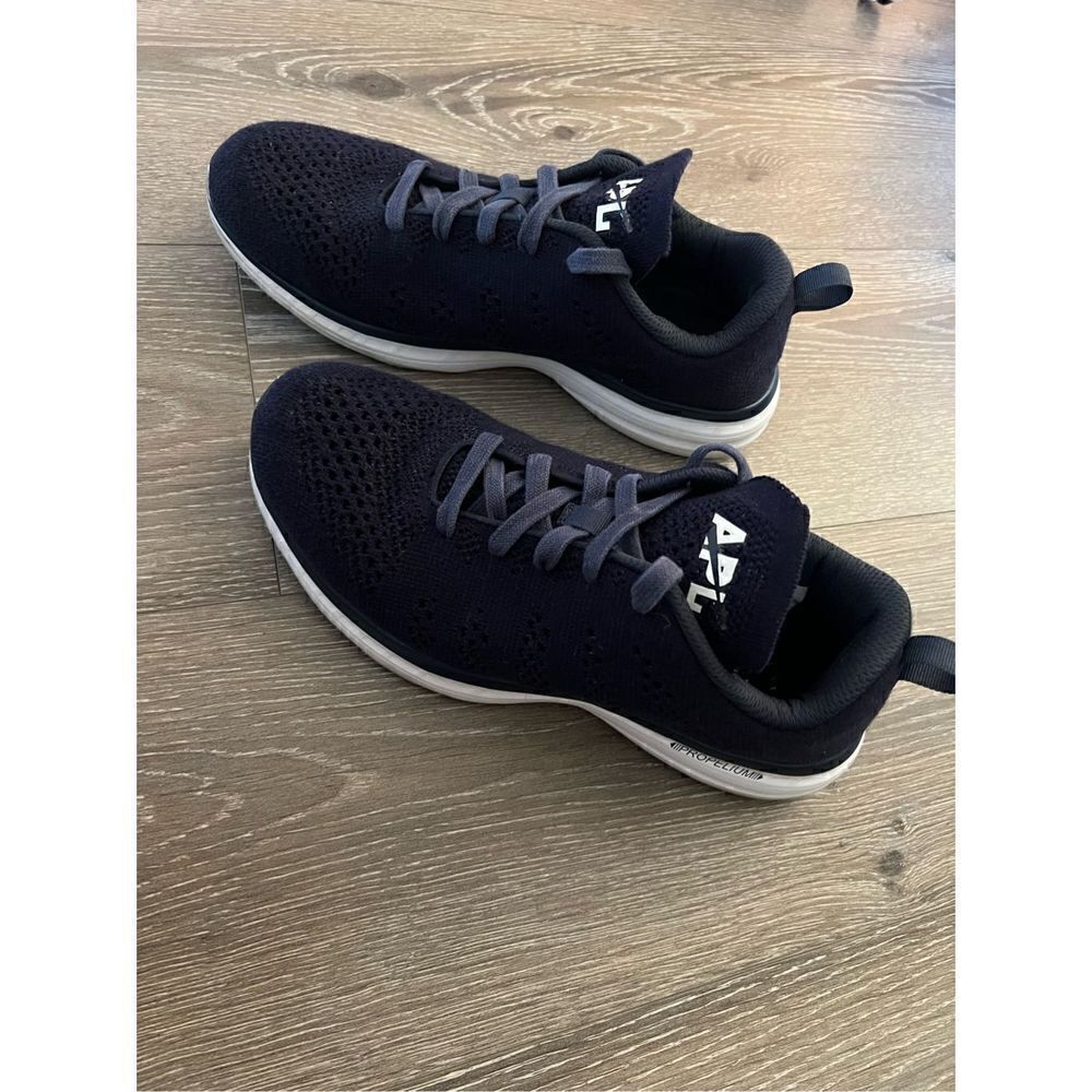 APL Techloom Pro Navy Sneakers Size 9.5